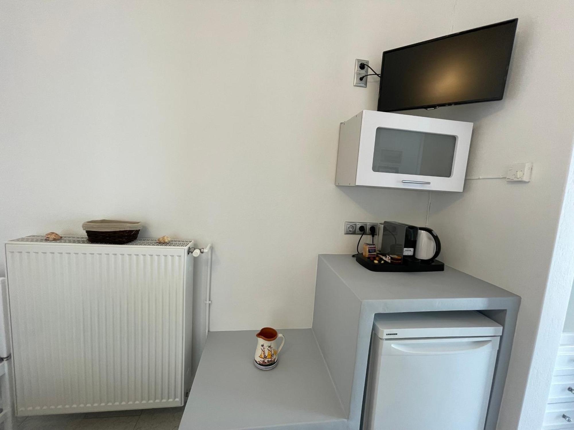 Meltemi Apartment Kamares  Екстериор снимка
